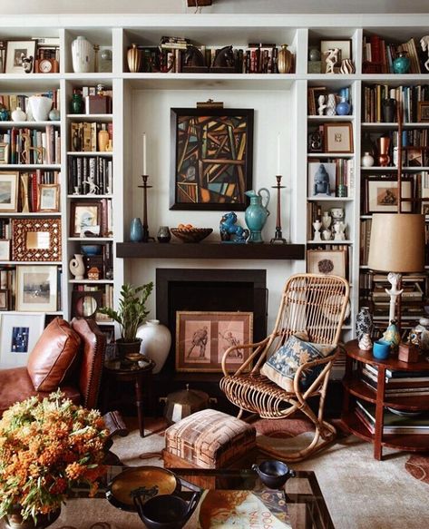 Lonika Chande (@lonikachande) • Instagram photos and videos Ben Pentreath Interiors, Deborah Brett, London Living Room, Mismatched Chairs, Nyc Living, London Living, British Interior, Up House, Nyc Apartment