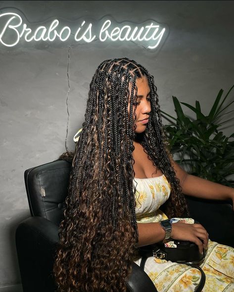 Highlight Goddess Braids, Dark Brown Braids With Highlights, Black Braids With Brown Curls, Goddess Braids Black And Brown, Black Braids With Brown Highlights, Black And Brown Boho Braids, Black And Brown Goddess Braids, Dark Brown Goddess Braids, Boho Braids With Highlights