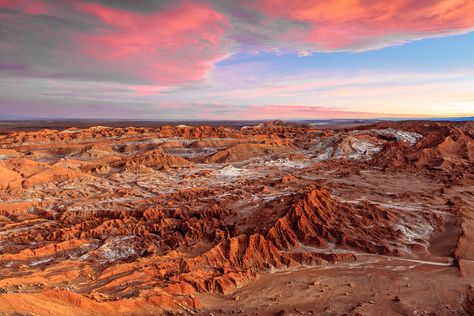 Barren yet beautiful, Chile's Atacama Desert is an alluring world of sand and rock. Desert Stargazing, Atacama Desert Chile, Valley Of The Moon, South America Map, Atacama Desert, Spanish Conquistador, Chile Travel, Santa Lucia, South America Travel