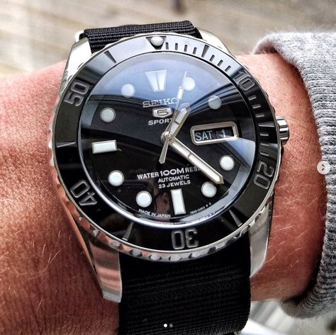 Snzf17 Seiko sea urchin DLW mods Seiko Skx, Timepiece Design, Tactical Watch, Seiko Diver, Seiko Mod, Breitling Watches, Cheap Watches, Field Watches, Timex Watches