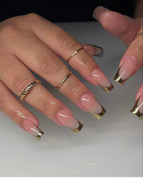 Gold Nail Inspo Coffin, Gold Nails Coffin Shape, Square Gold French Tip Nails, Gold French Tip Square, Copper French Tip Nails, Gold Coffin Nail Ideas, Gold French Tip Nails Coffin, Gold French Tip Nails Square, Gold French Tip Coffin