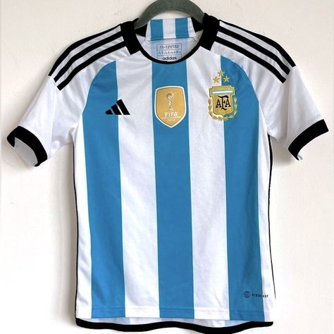 ADIDAS Argentina Home Jersey FIFA World Cup 2022 Winner's Badge boy size 12 Jersey Argentina, Argentina Jersey, Champions Of The World, Retro Jersey, World Cup 2022, Fifa World Cup, I Got It, In Spanish, Football Shirts