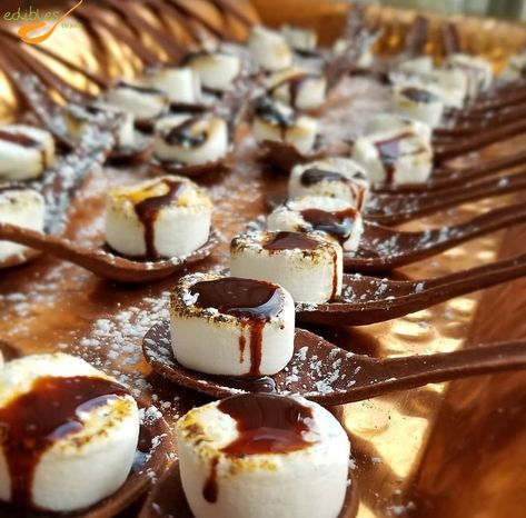 Edible Spoons, Party Desert, Marshmallow And Chocolate, Culinary Classes, Chocolate Spoons, Chocolate Sauce, Dessert Spoons, Fun Food, For Your Party