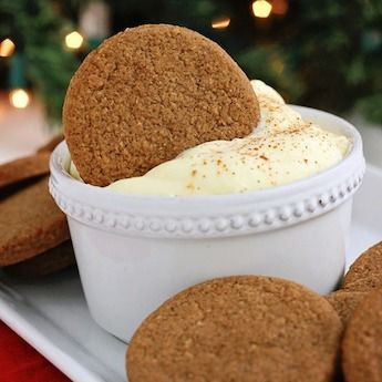 Egg Nog Dip, Eggnog Dip, Eggnog Cookie, Cookie Dip, Eggnog Recipes, Easy Eggnog, Eggnog Cookies, Homemade Eggnog, Sweet Dips