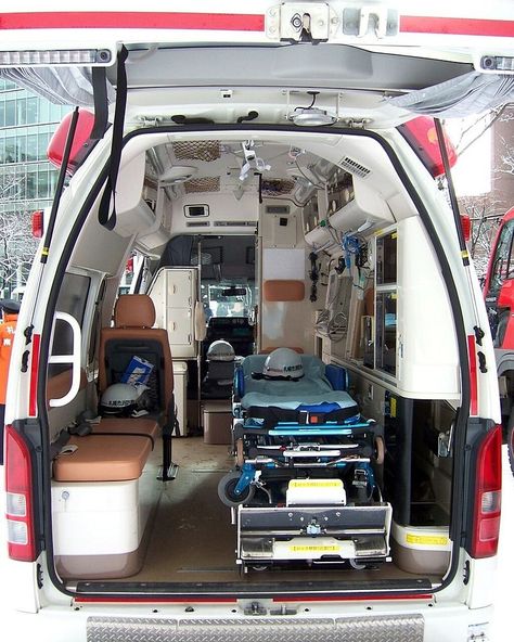 Ambulance Interior, Country Door, Sapporo, Door Opener, Ambulance, Toyota, Suv, Doors