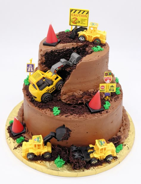 Construction Birthday Cake Boys, 3rd Birthday Cakes For Boys, Birthday Cake Construction, Construction Site Cake, Construction Birthday Party Cakes, Digger Birthday Cake, Construction Theme Cake, Construction Birthday Party Ideas, Digger Cake