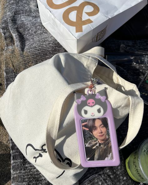 Photocard Holder Aesthetic, Kuromi Photocard Holder, Sanrio Photocard Holder, Fan Aesthetic, Pc Holder, Kpop Photocards, Photocard Holder, Txt Yeonjun, Sanrio Kuromi