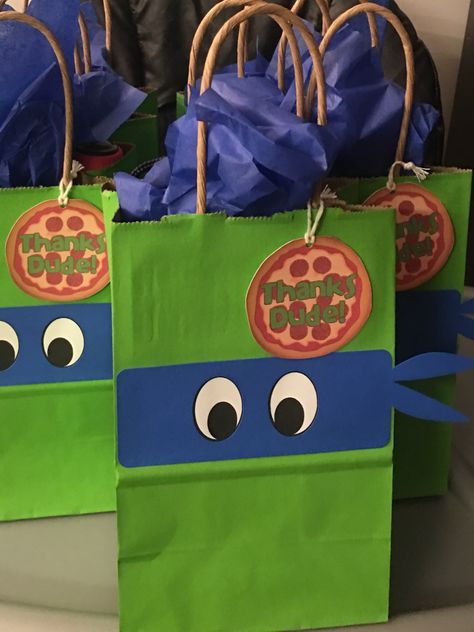 Ninja Turtle Party Favor Bags Ninja Turtle Candy Bags, Teenage Mutant Ninja Turtle Party Favors, Ninja Turtle Gift Bags, Ninja Turtles Birthday Party Favors, Ninja Turtle Goodie Bag Ideas, Turtle Party Favors, Ninja Turtle Theme Party, Party Favors Ideas, Ninja Turtle Theme