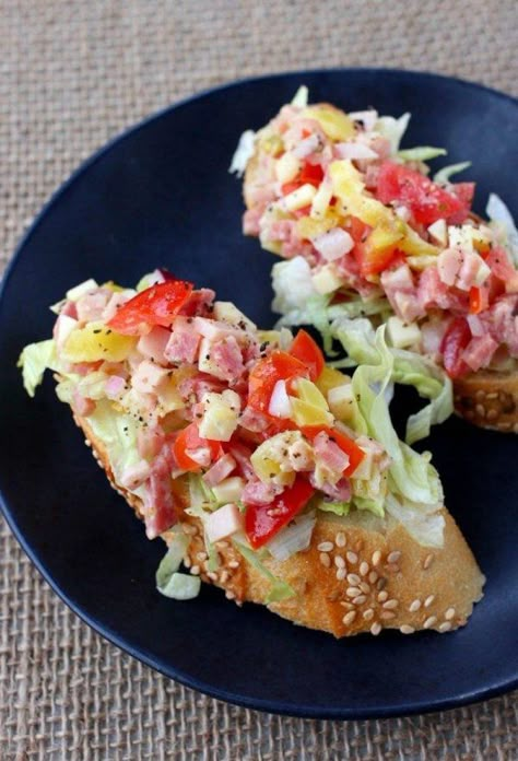 Italian Sub Bruschetta Fun Easy Appetizers, Bruschetta Bites, Appetizers Italian, Football Apps, Tomato Bruschetta Recipe, Bruschetta Appetizer, Party Crowd, Sub Sandwich, Italian Sub