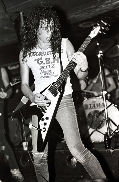 ~Kirk Hammett (1983)~ Kirk Hammett Guitars, Kirk Metallica, Robert Trujillo, Rock & Roll, Flying V, Kirk Hammett, James Hetfield, Guitar Hero, Thrash Metal