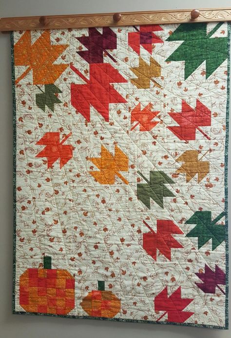 Falling maple leaves - quilted wall hanging. Quilt Scenes, Falling Maple Leaves, Leaf Quilts, Autumn Quilts, Seasonal Quilts, Leaves Quilt, Leaf Wall Hanging, Fall Quilt Patterns, Quilts Patchwork