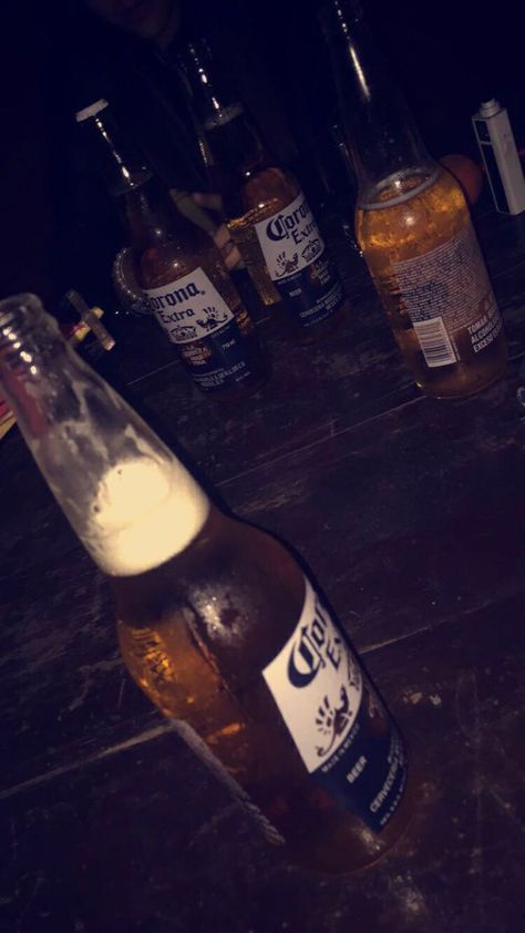 #aesthetic #drink Beer Snapchat Drinking Story, Drinks Cheers Aesthetic, Liquor Snapchat, Alcohol Snapchat Party, Daaru Party Pic, Aesthetic Drink, Liqueur Drinks, Pretty Alcoholic Drinks, Beer Pictures