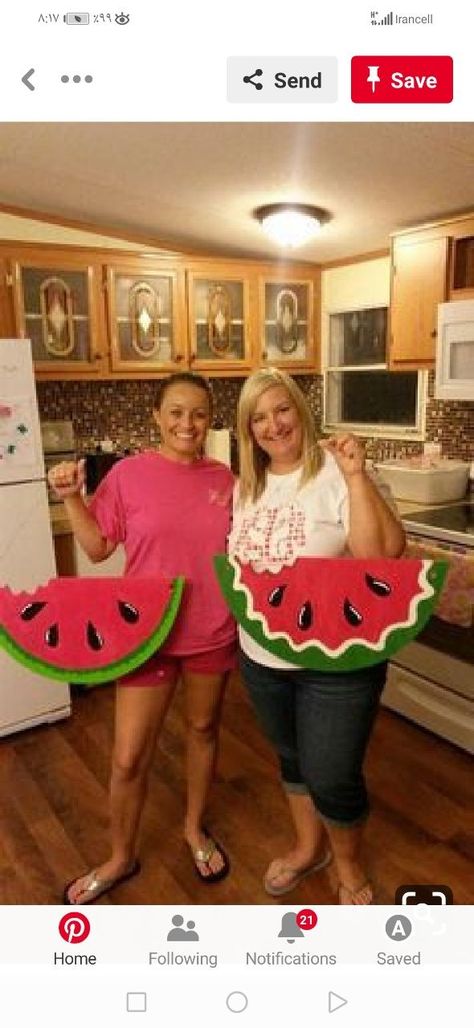 Painted Burlap Door Hangers, Diy Summer Decor, Watermelon Crafts, Watermelon Decor, Burlap Door Hangers, Door Hangers Diy, Painting Burlap, Watermelon Party, Watermelon Birthday