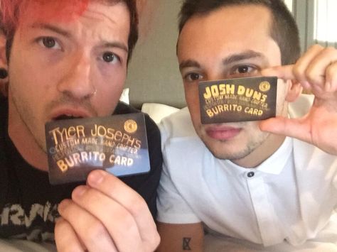 Twenty one pilots with chipotle cards Tyler Y Josh, All 4 One, Tyler And Josh, 21 Pilots, Tyler Joseph, Top Memes, Taco Bell, Forest Fire, My Chemical