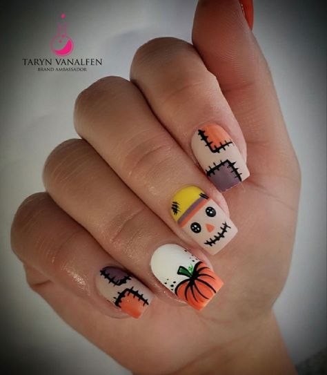 Ongles Beiges, Scarecrows Nails, 2022 Nails, Nail Art Halloween, Holloween Nails, Thanksgiving Nail Designs, Halloween Acrylic Nails, November Nails, Fall Gel Nails