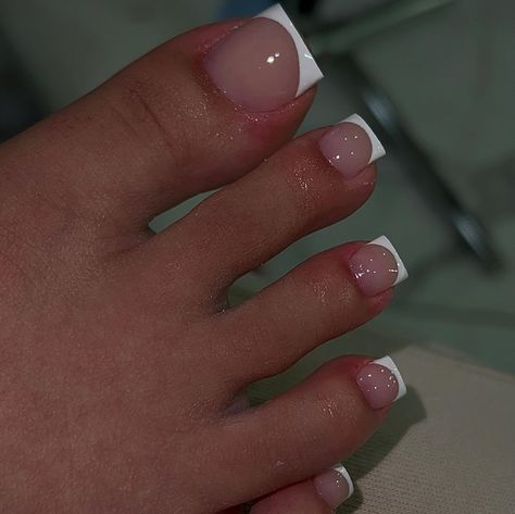 White French Tip Styles, Sarah Core, French Tip Toes, Lirika Matoshi, Gel Toe Nails, Acrylic Toe Nails, Acrylic Toes, Cute Toe Nails, White French Tip