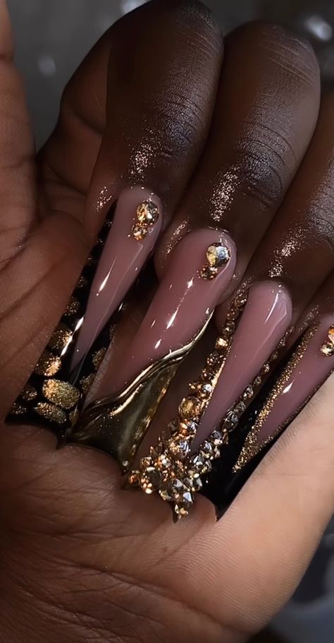 Gold Acrylic Nails, Pretty Nail Colors, Black Acrylic Nails, Acrylic Nail Set, Long Acrylic Nail Designs, Colored Acrylic Nails, Dope Nail Designs, Fall Acrylic Nails, Classy Acrylic Nails