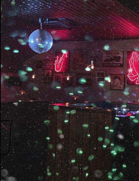 Mirror Ball Dance Floor, Hall Of Mirrors Aesthetic Carnival, Mirrorball Astetic, Disco Ball Astethic, Red Disco Ball Aesthetic, Disco Ball Club Aesthetic, Bar Dance, Ball Dance, Speaking In Tongues