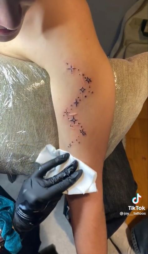 not mine just love this idea Scars Tattoo, Joy Tattoo, Tattoo Over Scar, Scar Tattoo, Beautiful Tattoo, Memorial Tattoos, Star Tattoos, Creative Tattoos, Get A Tattoo