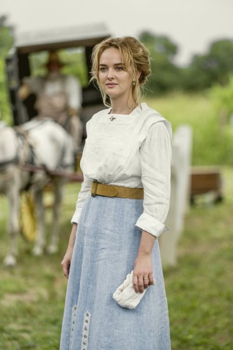 Sally McCullough - Jess Weixler in The Son, set in 1849 and 1915 (TV series). Elyse Levesque, Jess Weixler, Western Film, Lingerie Photoshoot, Cottagecore Fashion, Gibson Girl, Female Celebrities, Hottest Pic, Perfect Image