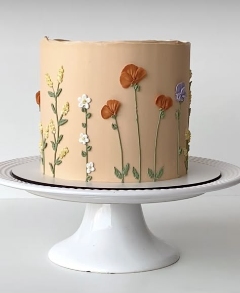 Wild Flower Smash Cake, Thanksgiving Cake Designs, Flower Smash Cake, Fall Themed Cakes, Thanksgiving Cake, Fall Cake, Fall Cakes, Holiday Cakes, Fall Feels