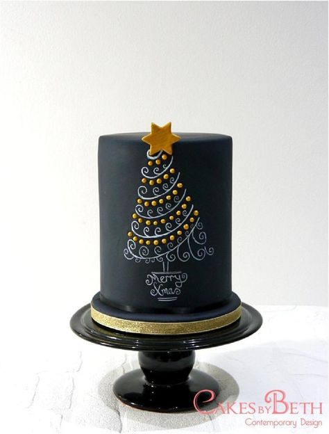 Chalkboard Christmas Tree, Brandy Cake, Chalkboard Cake, Winter Torte, Chalkboard Christmas, Christmas Cake Designs, Christmas Cake Decorations, Xmas Cake, Winter Cake