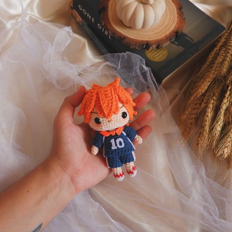 ✨Shoyo Hinata✨ Karasuno’s greatest decoy and one of my fave characters in Haikyuu!!🩷 Pattern test for: @n_crafts11 Yarn used: 4-ply milk cotton yarn Hook size: 2.50 mm Thank you for choosing me as one of your pattern testers. I had fun doing this doll. Pattern will be out soon. 🫶🏻 #haikyuu #haikyuufanart #shoyohinata #animeamigurumi Haikyuu Crochet Pattern, Crochet Haikyuu, Pochita Crochet Pattern Free, Crochet Pochita Pattern, Jujutsu Kaisen Crochet Pattern, Crochet Anime Doll, Disney Crochet Patterns, Plushie Patterns, Haikyuu Fanart