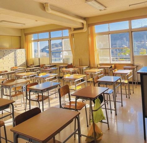 Classroom Interior, School Building Design, School Interior, School Cafeteria, Dream School, Japan Aesthetic, School Room, Aesthetic Japan, Japanese School