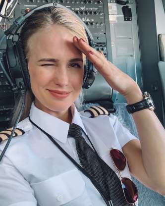 Maria Fagerström is a Swedish pilot and Instagram influencer living in Spain. She shares insights ab... - Maria the Pilot Aviation Humor Pilots, Steven Universe Pilot, Vessel Twenty One Pilots, Pilot Uniform Men, Pilot Wedding, Pilot Humor, Pilot Tattoo, Pilot Quotes, Luftwaffe Pilot