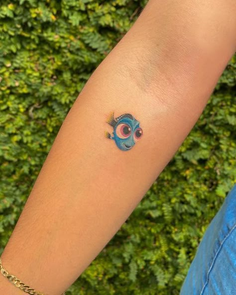 Nemo And Dori Tattoo, Dorey The Fish Tattoo, Small Dory Tattoo, Finding Dory Tattoo Ideas, Dory Tattoo Small Black And White, Dory Fish Tattoo, Nemo And Dory Tattoos, Baby Dory Tattoo, Dory Tattoo Ideas