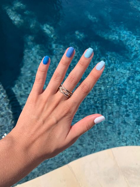 Short Nail Different Colors, Basic Nail Ideas One Color, Summer Nails Block Colour, Aesthetic Short Nails Summer, Cute Short Gel Nails Summer Blue, Short Nails Ideas Simple Summer Blue, Multicolored Blue Nails, Blue Shellac Nails Summer, Summer Nail Inspo Plain Color