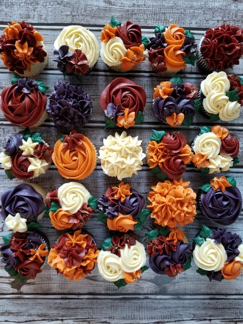 Fall Wedding Bouquets With Pumpkins, Fall Cake And Cupcake Ideas, Fall Wedding Sheet Cake, Cupcakes Fall Wedding, Fall Colored Wedding Cupcakes, Wedding Cupcakes Ideas Fall, Fall Wedding Shower Cupcakes, Autumn Wedding Food Ideas, Fall Themed Wedding Cupcakes