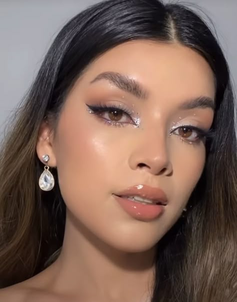 Natural Glam Makeup Silver, Natural Makeup With Diamonds, The Weeknd Concert Makeup Look, Natural Quince Makeup Looks Silver, Silver Sparkle Makeup Look, Natural Makeup With Silver, Simple Silver Makeup Looks For Prom, Silver Makeup Looks Simple, Silver Makeup Brown Eyes