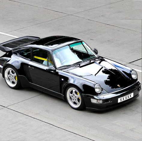 Car List, Porsche 930, Porsche 964, Model Ideas, Garage Cafe, Best Cars, Super Car, Porsche Cars, Dream Garage