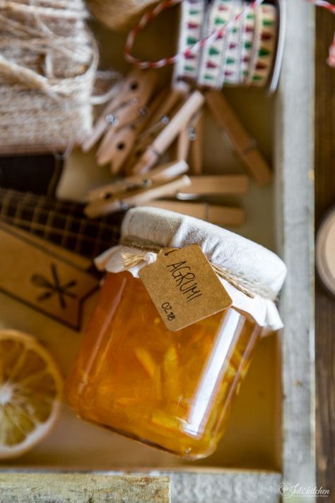 Citrus marmalade with oranges, lemons, bergamots and citron. - Juls' Kitchen Tuscan Cooking, Marmalade Recipe, Tuscan Countryside, Summer Jam, Winter Fruit, Sweet Ideas, Cold Dishes, Apricot Jam, Bitter Orange