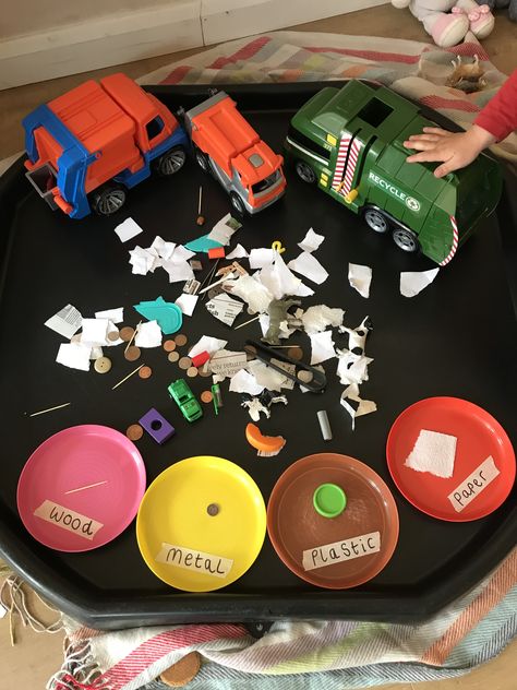 Rubbish Sorting Activity, Recycling Tuff Tray, Junk Modelling Eyfs, Eyfs Recycling, People Who Help Us Tuff Tray, Recycling Activities For Preschoolers, People Who Help Us Eyfs, Recycling Activities For Kids, Creative Curriculum Preschool