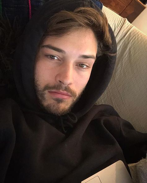 Francisco Lachowski Selfie, Francisco Lachowski Young, Fake Man, Iphone Background Inspiration, Chico Lachowski, Francisco Lachowski, Instagram Famous, Model Face, Royal Weddings