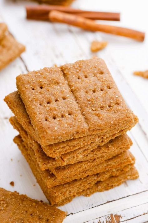 Vegan Graham Crackers - Texanerin Baking Graham Crackers Aesthetic, Vegan Graham Crackers, Healthy Graham Crackers, Graham Cracker Recipe, Homemade Crackers Recipe, Dessert Boards, Cracker Recipe, Graham Cracker Recipes, Gluten Free Graham Crackers