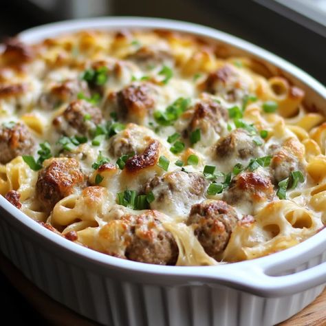 Swedish Meatball Noodle Bake - Forecipes Meatball Swedish, Meatball Noodle Bake, Lunch Casserole, Meatball Casserole Recipe, Noodle Bake, Steak Casserole, Philly Cheese Steak Casserole, Casserole Bake, Seven Layer Salad