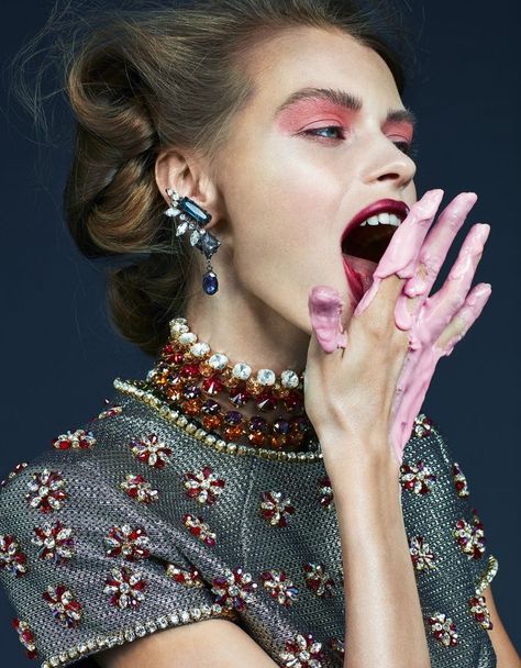 Magazine Makeup, Cake Photoshoot, Editorial Vogue, Food Photoshoot, Jewelry Editorial, Conceptual Fashion, Photographie Portrait Inspiration, 사진 촬영 포즈, Vogue Japan