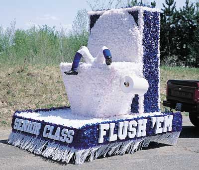 Homecoming Parade Float Ideas, Parade Float Theme, Basketball Locker Decorations, Parade Float Ideas, School Spirit Store, Rally Idea, Homecoming Decorations, Parade Float Supplies, Homecoming Floats