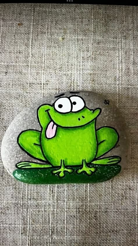 Facebook Stone Frog Rock Art, Painted Frog Rocks Ideas, Frog Stone Painting, Rock Painting Frog, Frog Rock Painting Ideas, Frog Painted Rocks, Painted Frogs, Frog Rock, Beach Rock Art