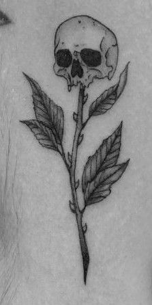 Skull Plant Tattoo, Flor Tattoo, Latest Tattoo Design, Horoscope Tattoos, Cool Tattoo Drawings, Plant Tattoo, Latest Tattoos, Gothic Tattoo, Horror Tattoo