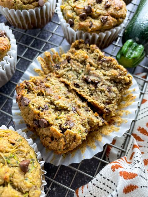 ZUCCHINI PROTEIN MUFFINS (VEGAN) – No Excuses Nutrition Zucchini Protein Recipes, Protein Zucchini Muffins, High Protein Zucchini Recipes, Zucchini Protein Muffins, Oatmeal Flavors, Vegan Zucchini, Vegan Breakfast Easy, Low Carb Protein, Vegan Protein Powder