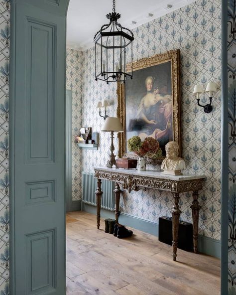 Hallway Wallpaper Ideas, Seeking Lavender Lane, Hallway Wallpaper, Glam Pad, English Interior, Interiors Magazine, Antique Interior, English House, Entry Hall