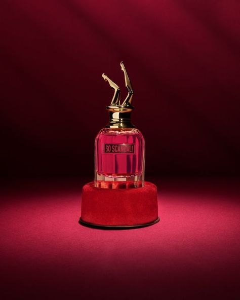 So Scandal Jean Paul Gaultier, Red Parfum, Liz Aesthetic, Jean Paul Gaultier Perfume, Red Perfume, Ladies Perfume, Fragrance Advertising, Collection Perfume, Hussein Chalayan