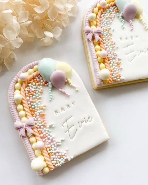 Cookies by Tash on Instagram: “Fun pastel vibes for baby Evie 🎀 Using @sweetlyimpressed mini cap ‘B A B Y’ impression stamp & signature font set @picnartsugar ‘Easter…” 18th Cookies, Easter Fondant Cookies, Fondant Cookies Ideas, Cookies With Fondant, Stamp Signature, 1st Birthday Cookies, Easter Cupcakes Easy, Fondant Letters, Bee Cookies