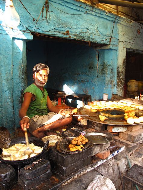 Street Food Orchhar - FOOD MARKET - MERCADO DE ALIMENTOS - MARCHÉ ALIMENTAIRE World Street Food, Desi Street Food, India Street, Street Food Market, Asian Street Food, Indian Street, Street Vendor, Food Street, Awesome Photography