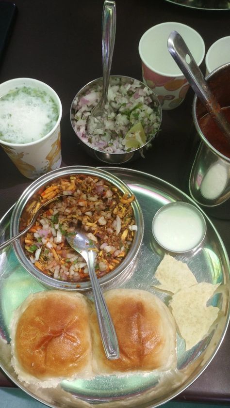 Misal Pav Misal Pav Snap, Misal Pav Photography, Misal Pav, Virat Kohli Instagram, Happy Birthday Wallpaper, Birthday Wallpaper, Classy Photography, Snap Food, Virat Kohli