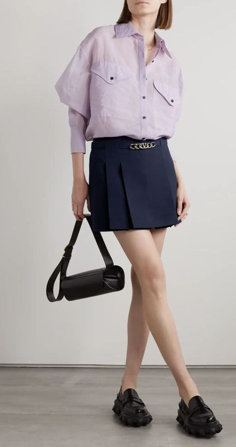 Navy Skirt Outfit, Short Skirts Outfits, Mini Skirt Style, Valentino Clothing, Work Wear Women, Skirt Outfit, Kpop Fashion Outfits, Pleated Mini Skirt, Dress And Heels